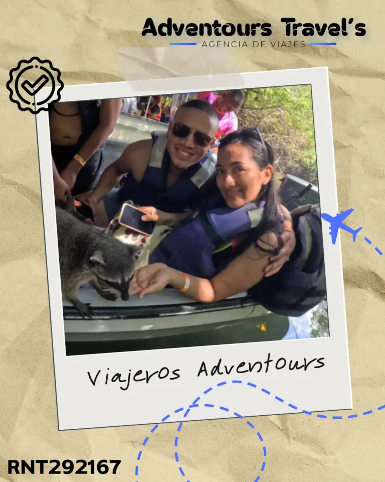 Viajeros Adventours compartiendo un paseo en lancha