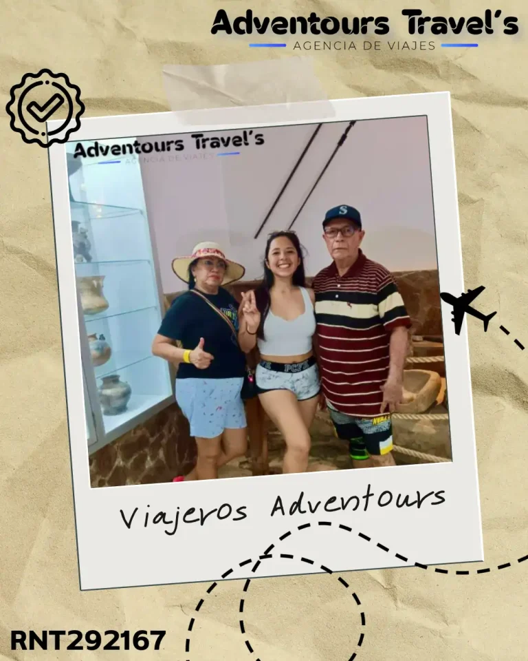 Familia de viajeros Adventours en su recorrido turístico
